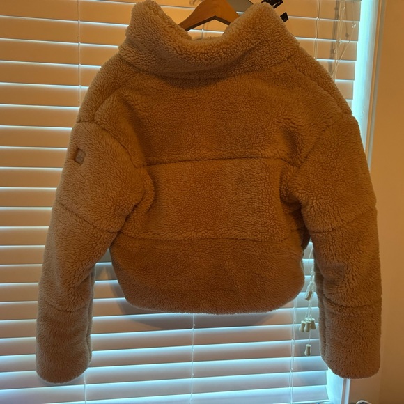 ALO Yoga Tan Fleece Jacket - Picture 4 of 4